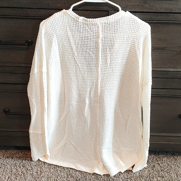 Pink Lily White Pullover Sweater Size Small - Picture 3 of 9